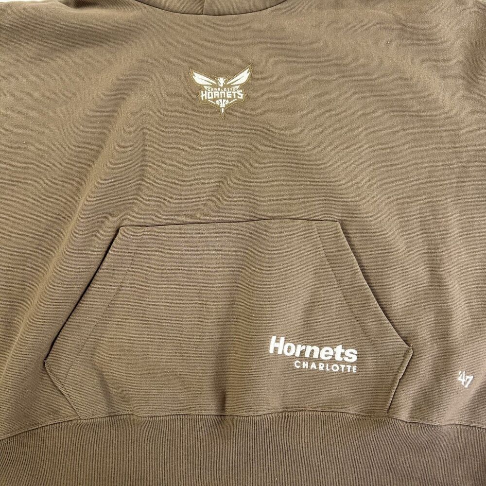 '47 Brand Charlotte Hornets Hoodie Womens SIze Medium Brown Cropped NBA Fleece - Picture 5 of 6